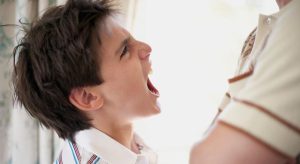 6 راهکار قطعی کم کردن خشونت کودکان